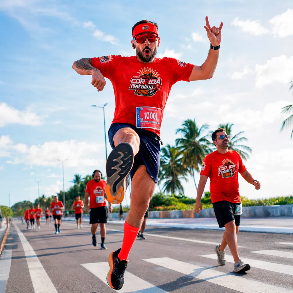 Atletas participando da 2ª Corrida Natalina em Serra Talhada